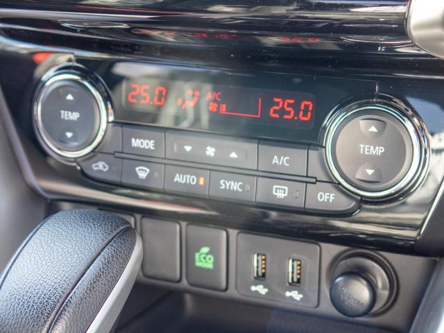 左右独立の温度設定が可能なフルオートエアコン