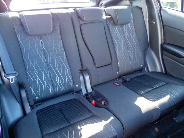 ９段階でシートの角度を調整できます。