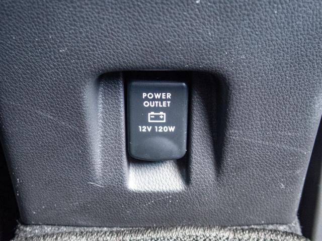 後席には１２０Ｗのシガーソケットが付いております。