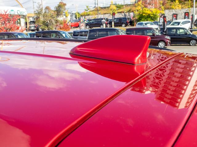 シャークフィンアンテナ