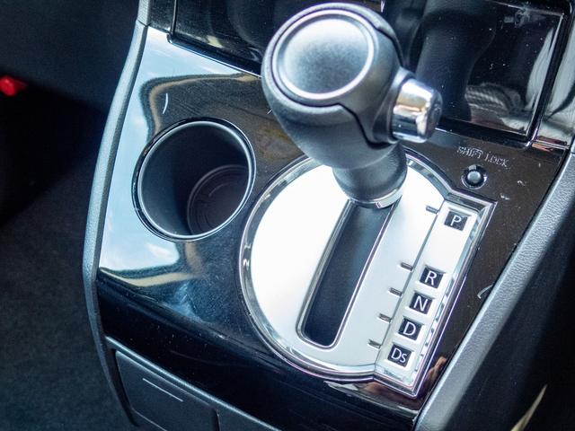 デリカＤ：５ Ｍ　リミテッドパッケージ　ＫＥＮＷＯＯＤ製ＵＳＢ＆Ｂｌｕｅｔｏｏｔｈ対応ナビ　バックカメラ　純正ルーフラック　助手席側電動スライドドア　アイドリングストップ　オーバーライダー　マッドフラップ（28枚目）