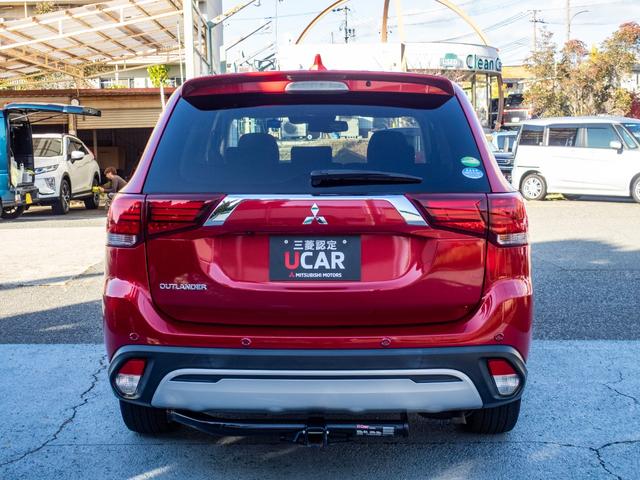 アウトランダー ２４Ｇ　純正ワイドナビ　全周囲カメラ　３列シート７人乗り　３モード切替４ＷＤ　ＥＴＣ　ドライブレコーダー　　クリアランスソナー　衝突被害軽減ブレーキ　ヒッチメンバー（9枚目）