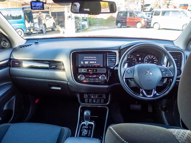 アウトランダー ２４Ｇ　純正ワイドナビ　全周囲カメラ　３列シート７人乗り　３モード切替４ＷＤ　ＥＴＣ　ドライブレコーダー　　クリアランスソナー　衝突被害軽減ブレーキ　ヒッチメンバー（13枚目）