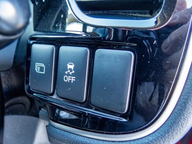 アウトランダー ２４Ｇ　純正ワイドナビ　全周囲カメラ　３列シート７人乗り　３モード切替４ＷＤ　ＥＴＣ　ドライブレコーダー　　クリアランスソナー　衝突被害軽減ブレーキ　ヒッチメンバー（17枚目）