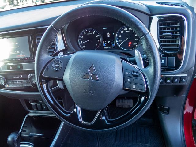 アウトランダー ２４Ｇ　純正ワイドナビ　全周囲カメラ　３列シート７人乗り　３モード切替４ＷＤ　ＥＴＣ　ドライブレコーダー　　クリアランスソナー　衝突被害軽減ブレーキ　ヒッチメンバー（18枚目）