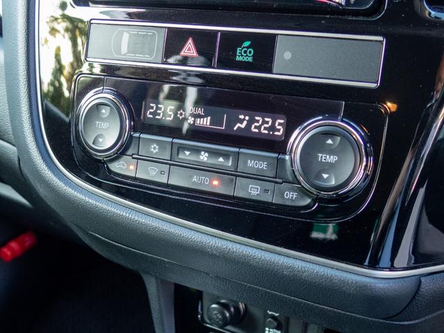 アウトランダー ２４Ｇ　純正ワイドナビ　全周囲カメラ　３列シート７人乗り　３モード切替４ＷＤ　ＥＴＣ　ドライブレコーダー　　クリアランスソナー　衝突被害軽減ブレーキ　ヒッチメンバー（28枚目）