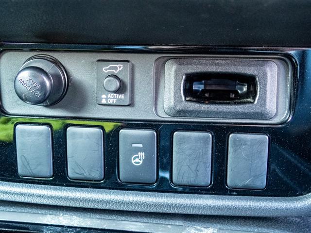 アウトランダー ２４Ｇ　純正ワイドナビ　全周囲カメラ　３列シート７人乗り　３モード切替４ＷＤ　ＥＴＣ　ドライブレコーダー　　クリアランスソナー　衝突被害軽減ブレーキ　ヒッチメンバー（29枚目）