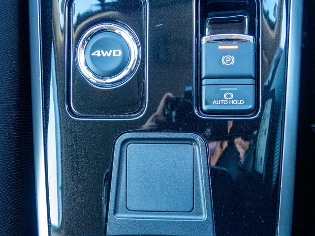 アウトランダー ２４Ｇ　純正ワイドナビ　全周囲カメラ　３列シート７人乗り　３モード切替４ＷＤ　ＥＴＣ　ドライブレコーダー　　クリアランスソナー　衝突被害軽減ブレーキ　ヒッチメンバー（31枚目）