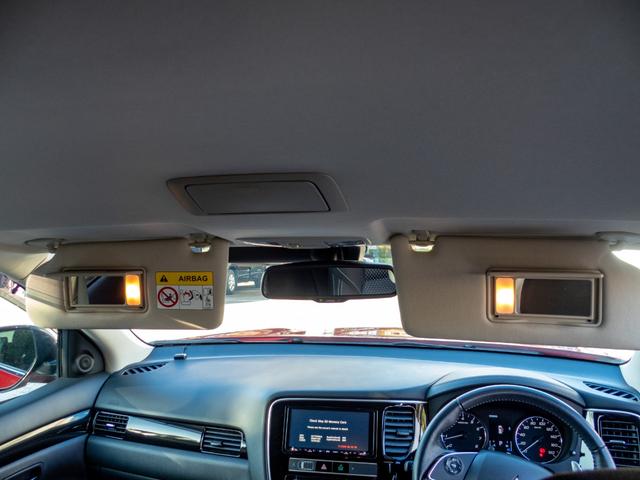 アウトランダー ２４Ｇ　純正ワイドナビ　全周囲カメラ　３列シート７人乗り　３モード切替４ＷＤ　ＥＴＣ　ドライブレコーダー　　クリアランスソナー　衝突被害軽減ブレーキ　ヒッチメンバー（38枚目）