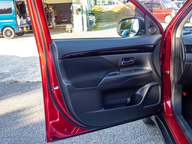 アウトランダー ２４Ｇ　純正ワイドナビ　全周囲カメラ　３列シート７人乗り　３モード切替４ＷＤ　ＥＴＣ　ドライブレコーダー　　クリアランスソナー　衝突被害軽減ブレーキ　ヒッチメンバー（44枚目）