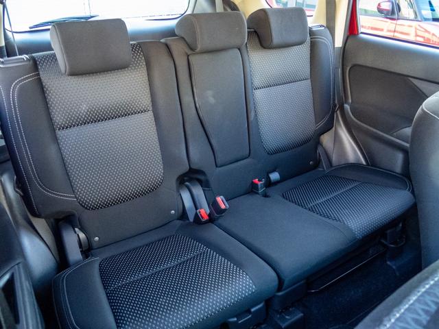 アウトランダー ２４Ｇ　純正ワイドナビ　全周囲カメラ　３列シート７人乗り　３モード切替４ＷＤ　ＥＴＣ　ドライブレコーダー　　クリアランスソナー　衝突被害軽減ブレーキ　ヒッチメンバー（49枚目）