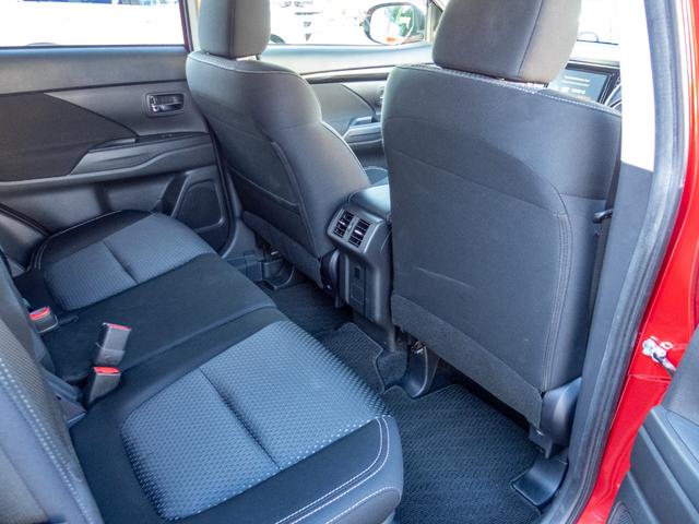 アウトランダー ２４Ｇ　純正ワイドナビ　全周囲カメラ　３列シート７人乗り　３モード切替４ＷＤ　ＥＴＣ　ドライブレコーダー　　クリアランスソナー　衝突被害軽減ブレーキ　ヒッチメンバー（50枚目）