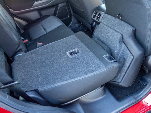 アウトランダー ２４Ｇ　純正ワイドナビ　全周囲カメラ　３列シート７人乗り　３モード切替４ＷＤ　ＥＴＣ　ドライブレコーダー　　クリアランスソナー　衝突被害軽減ブレーキ　ヒッチメンバー（54枚目）