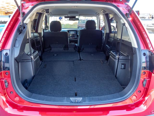 アウトランダー ２４Ｇ　純正ワイドナビ　全周囲カメラ　３列シート７人乗り　３モード切替４ＷＤ　ＥＴＣ　ドライブレコーダー　　クリアランスソナー　衝突被害軽減ブレーキ　ヒッチメンバー（61枚目）