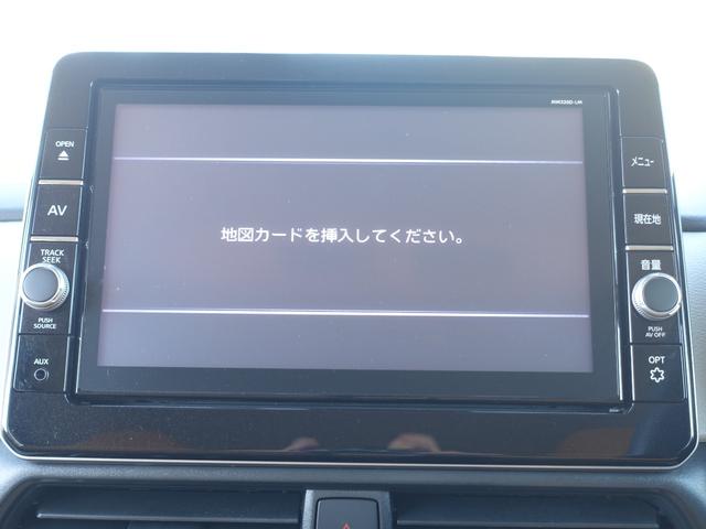 メーカー純正の大型９インチナビ付