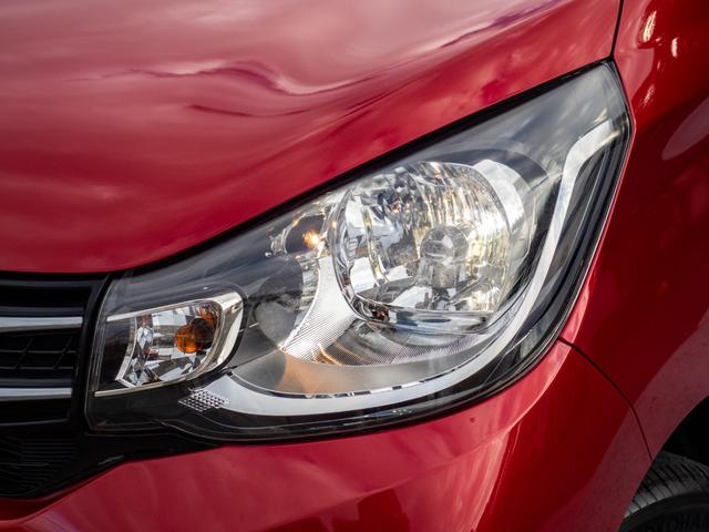 ヘッドライトはＨＩＤディスチャージヘッドライトです