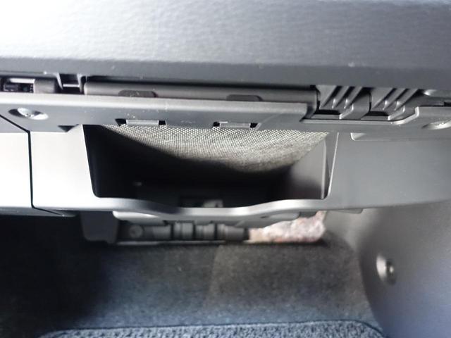 ����Ȃ̑����ɎԌ��ؓ�������[�o���܂��B