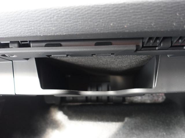 ����Ȃ̑����ɎԌ��ؓ�������[�o���܂��B