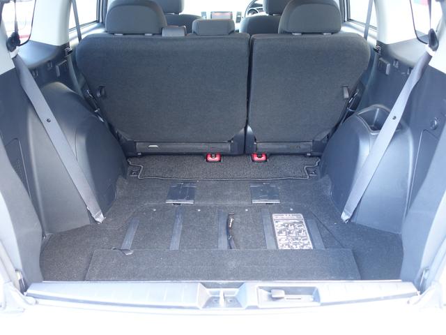 ３列目を収納すると、大きな荷物も積み込めます。