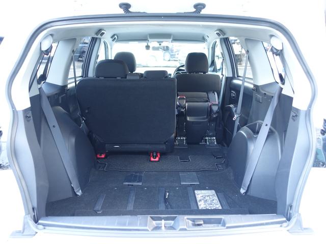 乗車人数に合わせてシートアレンジが可能