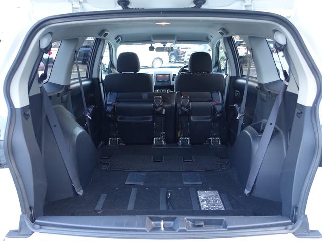 両側前にすると、長い荷物も積み込めます。