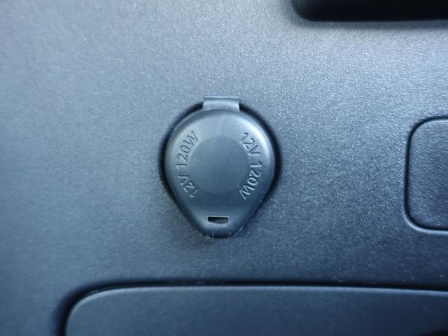 ラゲッジにもアクセサリーソケットがあります。