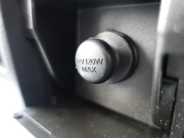 �C���p�l���ɂ̓A�N�Z�T���[�\�P�b�g�t��