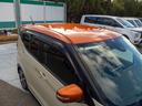 ルーフはオレンジになっております。