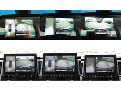 前後左右４つのカメラの映像をＣＧ合成して車両周囲の状況を映す全周囲カメラも装備 6