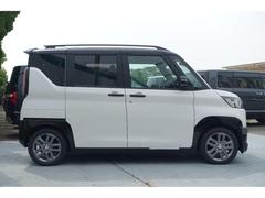 ���ʥ��饤�ɥɥ���ξ¦��ư�ʤΤ��٤μ֤ؤΥɥ�����åפο��ۤ�ڸ�������ž�ʤ���䳫������ǽ�Ǥ� 6