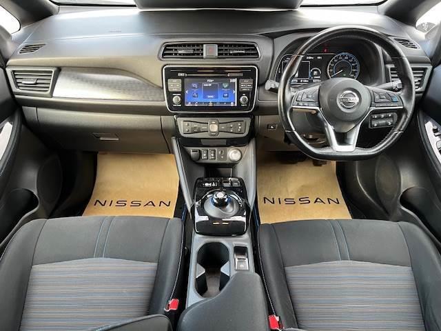 リーフ ４０ｋＷｈ　Ｘ　１０万台記念車　プロパイロット　１７インチアルミ（2枚目）