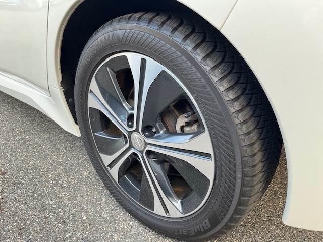 リーフ ４０ｋＷｈ　Ｘ　１０万台記念車　プロパイロット　１７インチアルミ（25枚目）