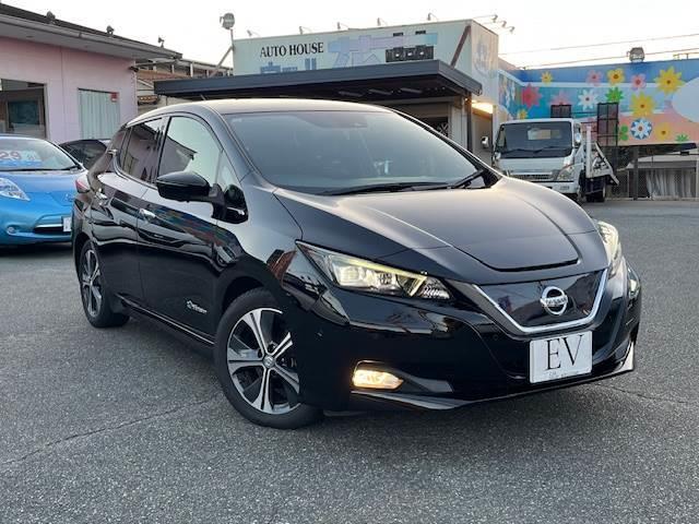 リーフ Ｇ　プロパイロット　プロパイロットパーキング　　アラウンドビュー全周囲カメラ　エマージェンシー衝突軽減ブレーキ　純正ナビ　スマートルームミラー　前・後席シートヒーター　禁煙車（4枚目）