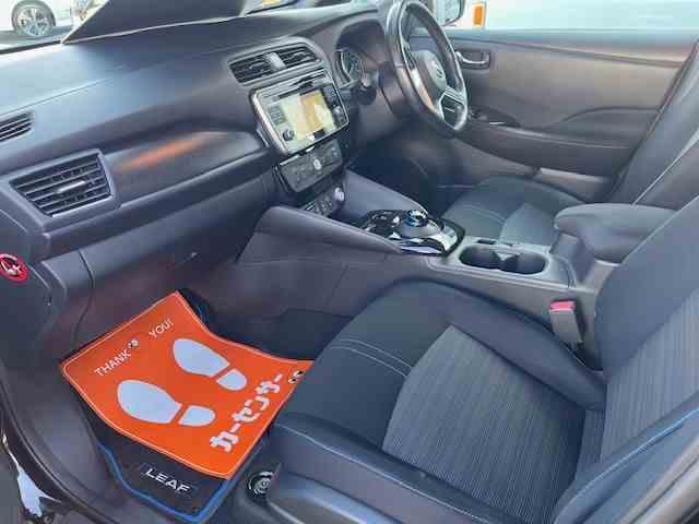 リーフ Ｇ　プロパイロット　プロパイロットパーキング　　アラウンドビュー全周囲カメラ　エマージェンシー衝突軽減ブレーキ　純正ナビ　スマートルームミラー　前・後席シートヒーター　禁煙車（10枚目）