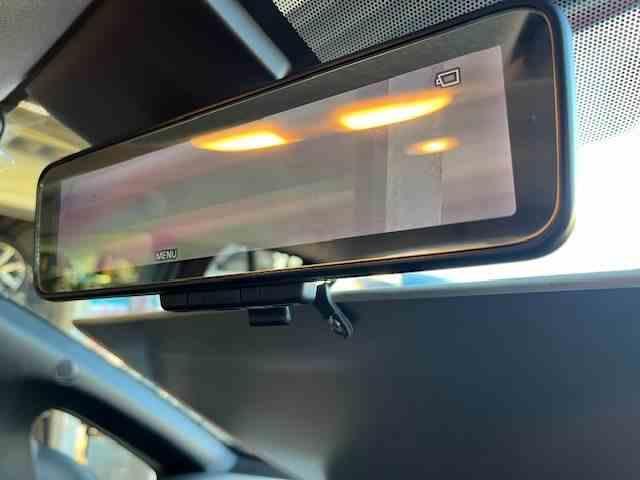 リーフ Ｇ　プロパイロット　プロパイロットパーキング　　アラウンドビュー全周囲カメラ　エマージェンシー衝突軽減ブレーキ　純正ナビ　スマートルームミラー　前・後席シートヒーター　禁煙車（17枚目）