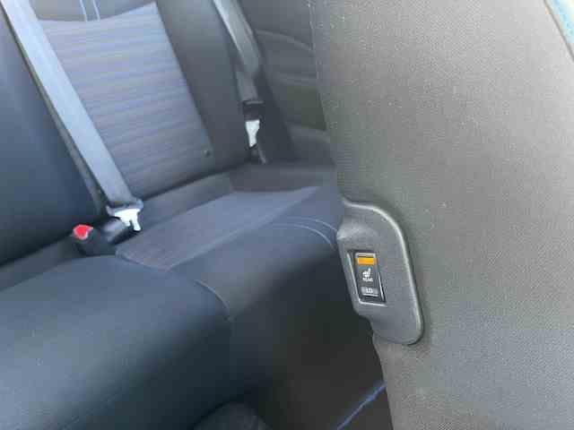 リーフ Ｇ　プロパイロット　プロパイロットパーキング　　アラウンドビュー全周囲カメラ　エマージェンシー衝突軽減ブレーキ　純正ナビ　スマートルームミラー　前・後席シートヒーター　禁煙車（18枚目）