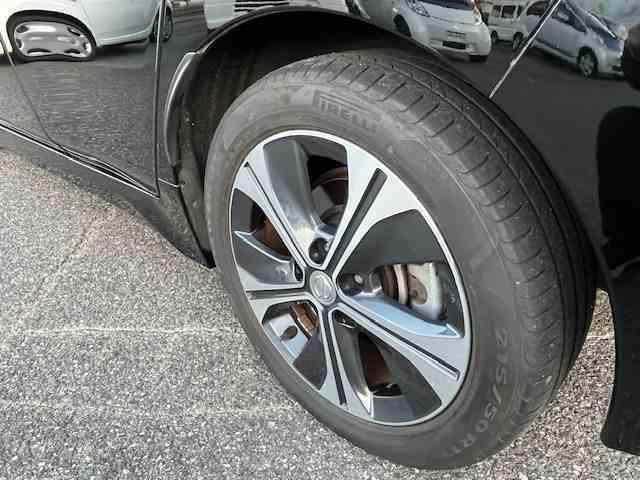 リーフ Ｇ　プロパイロット　プロパイロットパーキング　　アラウンドビュー全周囲カメラ　エマージェンシー衝突軽減ブレーキ　純正ナビ　スマートルームミラー　前・後席シートヒーター　禁煙車（24枚目）