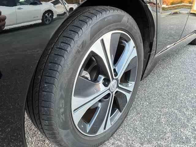 リーフ Ｇ　プロパイロット　プロパイロットパーキング　　アラウンドビュー全周囲カメラ　エマージェンシー衝突軽減ブレーキ　純正ナビ　スマートルームミラー　前・後席シートヒーター　禁煙車（27枚目）