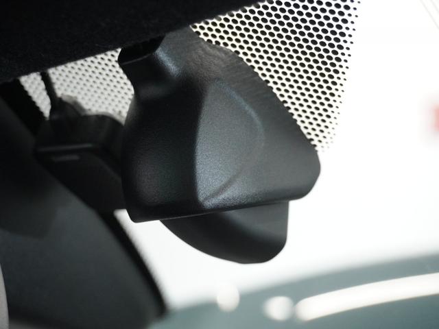 ◆ドライブレコーダー◆映像・音声などを記録する自動車用の装置です。　もしもの事故の際の記録はもちろん、旅行の際の思い出としてドライブの映像を楽しむことができます。