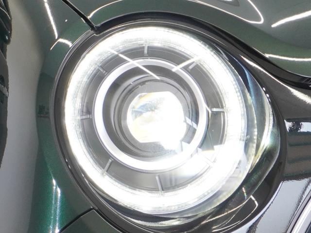 【ＬＥＤヘッドライト＋デイライト】今や主流のＬＥＤヘッドライトに、日中でも他者からの視認性を良くするデイタイムランニングランプ装備！スタイリッシュでかっこよく仕上がっています。