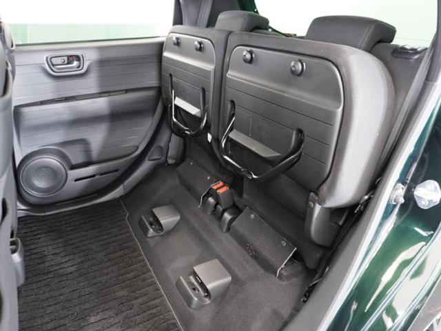 ◆チップアップ＆ダイブダウン機構付リアシート◆倒して、はね上げて。変化するシートで空間を乗る人に合わせて有効に使えます！