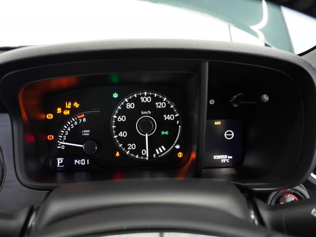 ◆マルチインフォメーション◆メーター内にディスプレーを装備。燃費、航続可能距離などの運転をサポートする情報、ホンダセンシングの注意・警告などを表示します。