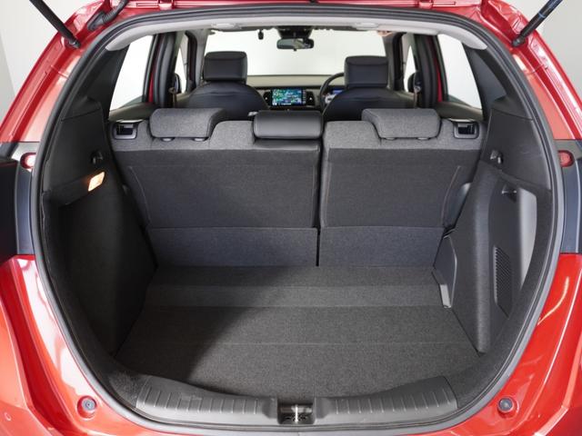 フィット ｅ：ＨＥＶホーム２０周年特別仕様車カーサ　２年保証ナビＤレコＲカメＥＴＣクルコンＢＴ（26枚目）