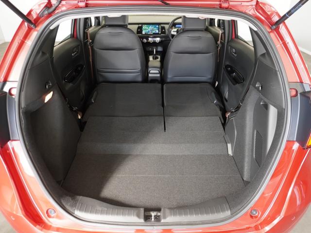 フィット ｅ：ＨＥＶホーム２０周年特別仕様車カーサ　２年保証ナビＤレコＲカメＥＴＣクルコンＢＴ（27枚目）