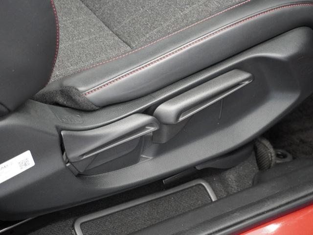 フィット ｅ：ＨＥＶホーム２０周年特別仕様車カーサ　２年保証ナビＤレコＲカメＥＴＣクルコンＢＴ（29枚目）