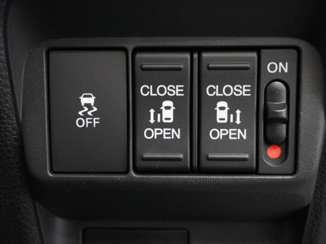 フリード クロスター 1年保証当社試乗車ナビDレコRカメETC両電扉(6枚目)