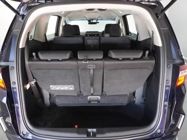 フル乗車でもしっかり荷物を収納出来るラゲッジスペースです。普段の買い物でしたらしっかり積める十分な荷室スペースが確保されています。