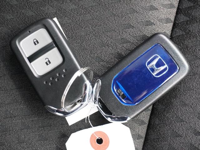 フィットハイブリッド Ｆコンフォートエディション　１年保証ナビＤレコＲカメＥＴＣクルコンＢＴ（17枚目）