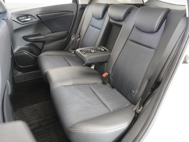 家族やご友人とＢＢＱに行くとき、楽しさは道中の車内から始まっています！このベンチシートに座って、みんなで和気あいあい盛り上がりましょう！