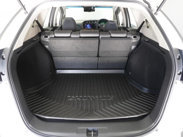 フル乗車でもしっかり荷物を収納出来るラゲッジスペースです。普段の買い物でしたらしっかり積める十分な荷室スペースが確保されています。